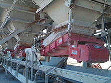 固體粉料給料現場